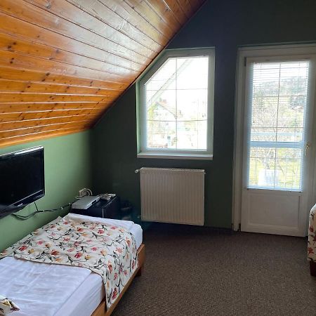 阿斯托利亚别墅住宿加早餐旅馆 Balatongyörök 外观 照片