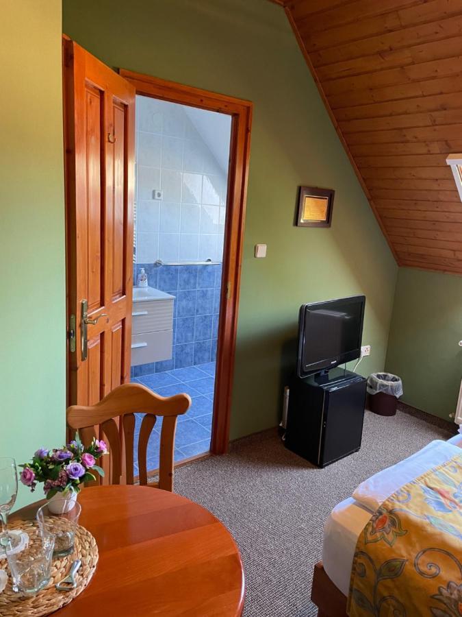 阿斯托利亚别墅住宿加早餐旅馆 Balatongyörök 外观 照片