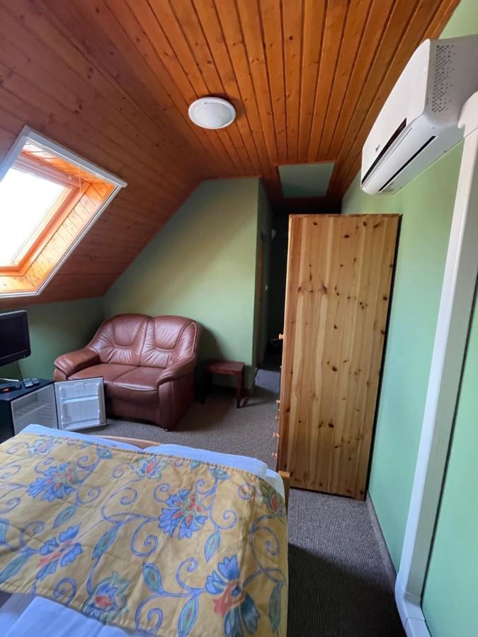 阿斯托利亚别墅住宿加早餐旅馆 Balatongyörök 外观 照片