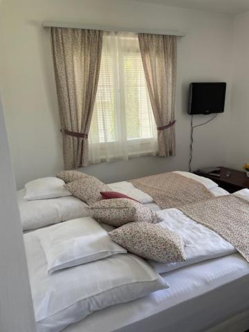 阿斯托利亚别墅住宿加早餐旅馆 Balatongyörök 外观 照片